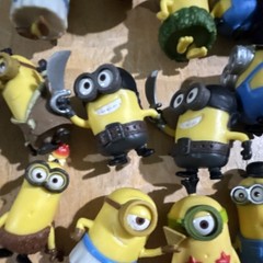 Lot of 16 Minion Despicable Me Figures