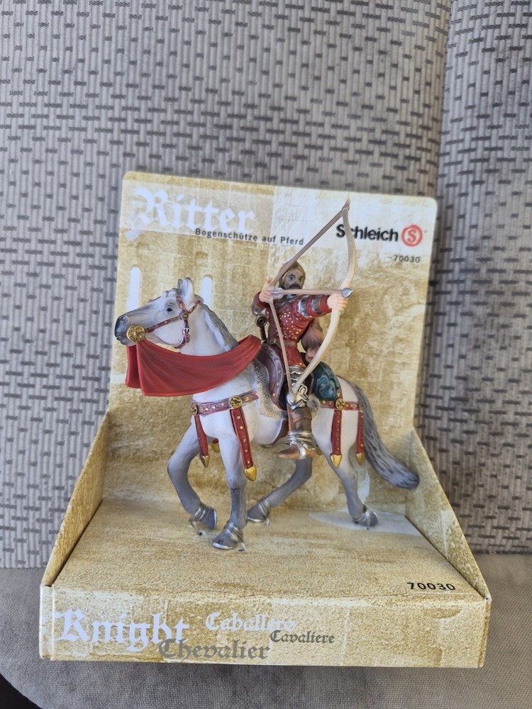 Vintage Schleich Ritter Knight & Horse #70030 Figure New