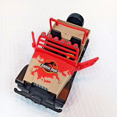 Mattel Jurassic World Park Jeep Wrangler Safari Vehicle Toy No. 27 Red & Tan