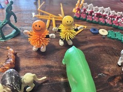 Huge Lot Action Figure & Animals -80 Pieces From Various Playsets!