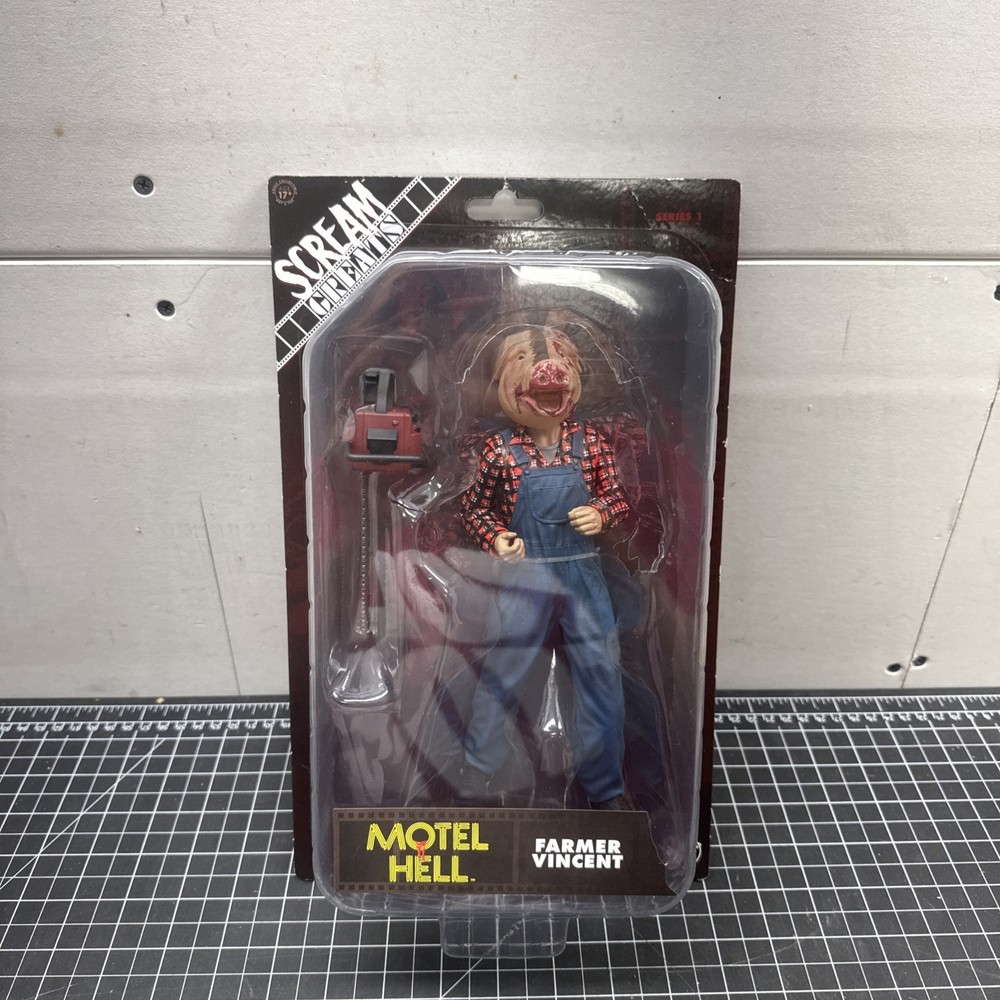 Trick Or Treat Studios – Scream Greats – Motel Hell Farmer Vincent Figure B2