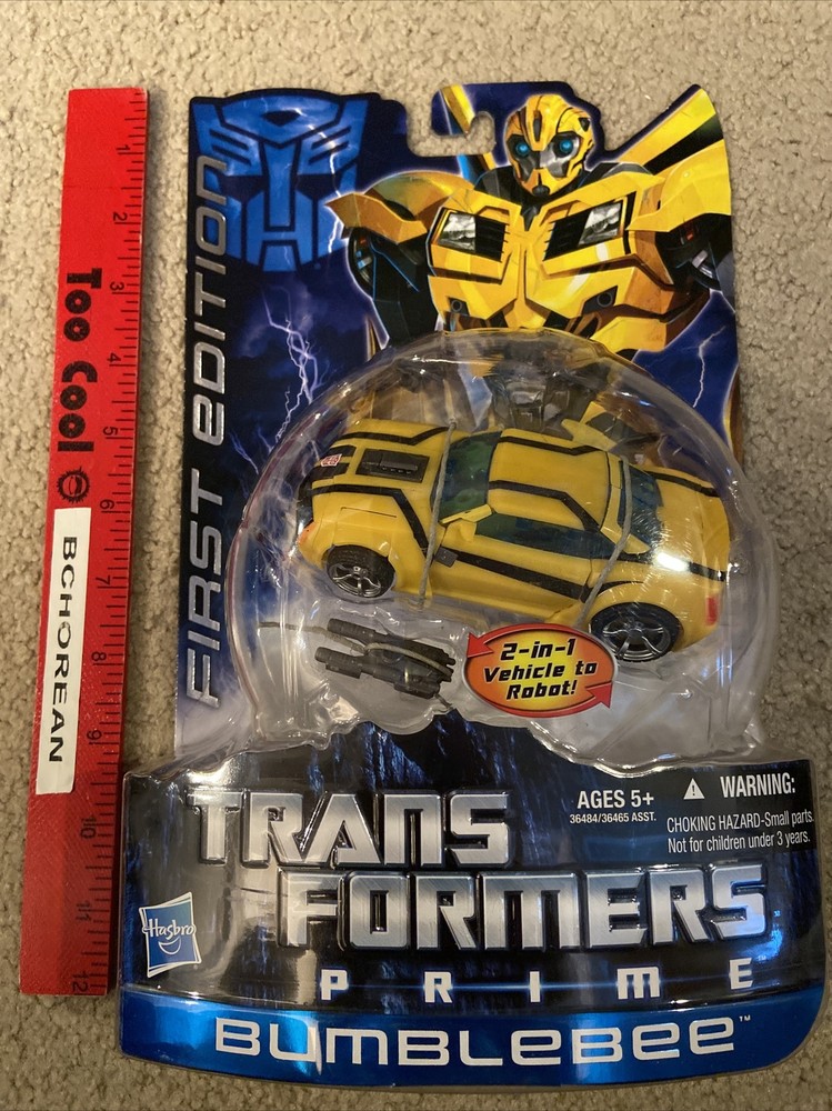 Transformers Prime First Edition Deluxe Class Autobot Bumblebee New