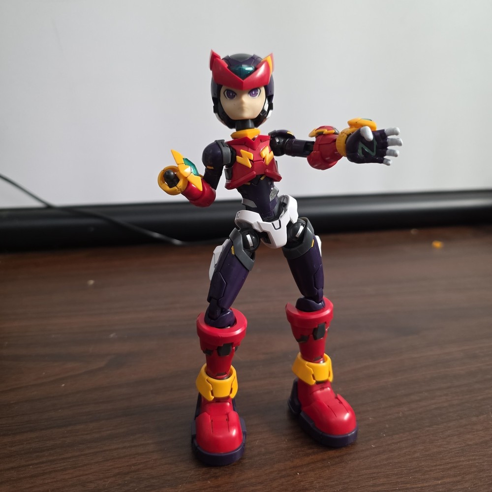 MegaMan X Zero 1/12 Model Kit Action Figure Assemble Incomplete