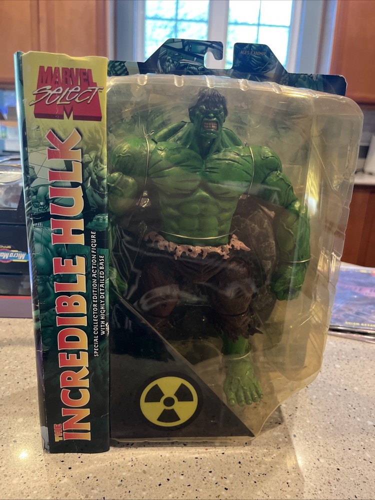 Marvel Select Incredible Hulk Special Collector Edition Action Figure Detailed