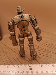 Real Steel Figure Wave 2 Six Shooter 2011 Jakks Pacific 5” Chest Lights Up Works