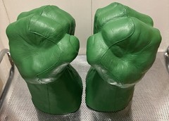 MARVEL 2003 Incredible Hulk Foam Smash Fist Hands Pair Gloves W/ Sound WORKING!
