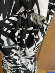 PINKY&DIANNE Sleeveless Knee-Length Dress, Black and White Leaf Pattern