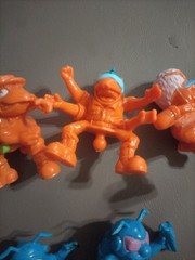 Army Ants Figures – 9 Vintage Lot Orange Blue, Hasbro. Do not have rubber Butts