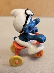 Vintage 1980s Schleich Peyo SMURFS Bike TRICYCLE SMURF Figure