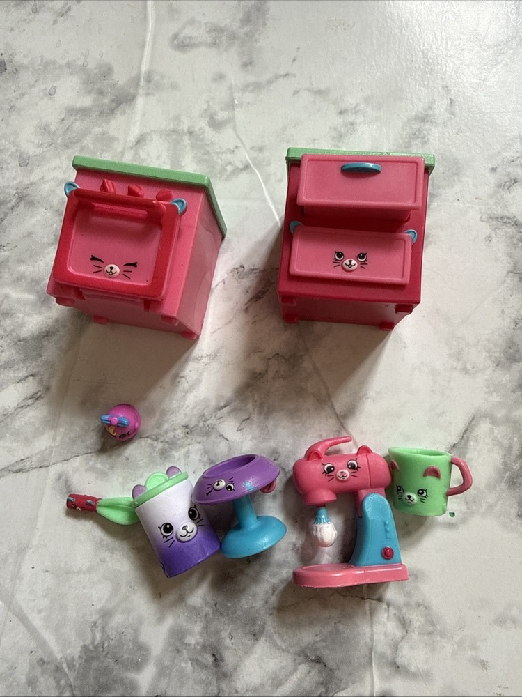 Shopkins Happy Places Muffin Kitty Kitchen Decorator’s Pack Play Set Parts