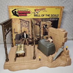 Vintage 1982 Indiana Jones – Well of Souls -WITH BOX!!! (2 bonus figures) Kenner