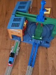 Thomas Sodor Steamworks Spin & Fix Trackmaster Train Set 2009 Hero of Rails