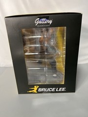 BRUCE LEE “Water” Gallery Diorama PVC statue Diamond Select CIB