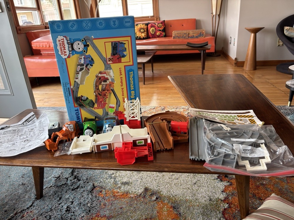 2005 Thomas & Friends Big Loader Train Playset TOMY Complete W/Box Excellent!