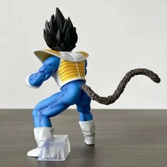 17CM Anime Dragon Ball Z Vegeta Figure Vegeta Statue with Artificial Moon Action
