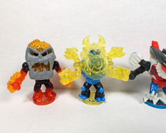 READ Akedo Battle Giant Boss Lot of 6 with Controller Bases Moose Toys