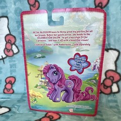 Hasbro My Little Pony Petal Blossom Pony Figure Set w/ Baby Pony, Brush, Crown