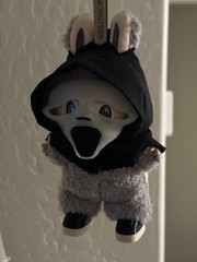 3D Printed Ghostface Mask for Labubu – Glows in the dark!