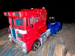 Transformers Generations War for Cybertron Siege Voyager WFC-S11 Optimus Prime