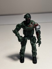 Green Military Soldier Action Figure w/ Helmet & Skull Shoulder Armor Plastic