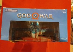 NECA Kratos Ultimate Collector’s God of War 1/4 Scale Action Figure 18″ Tall