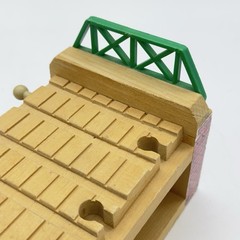 HENRY’S TUNNEL Thomas & Friends Clickety-Clack Wooden Railway 1997 Vintage READ!