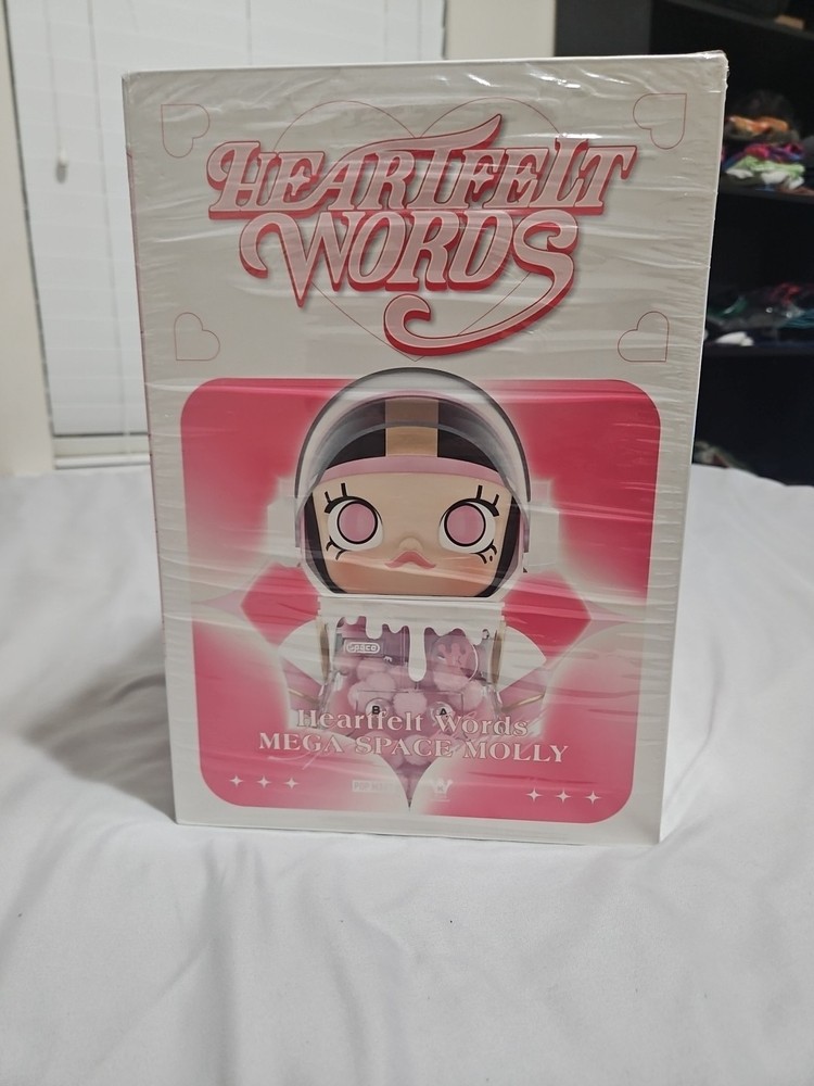 Pop Mart MEGA SPACE MOLLY 400% Heartfelt Words Blind Box
