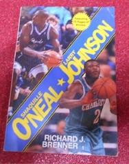 Lot: Shaquille Oneal Downtwon Action Figure, Dreamteam + Sticker Book NBA Sports