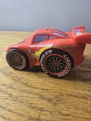 Disney Cars 2 Lightning McQueen Shake n Go Truck Toy Talks 2010