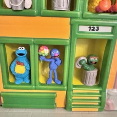 Vintage 1986 Applause Sesame Street PVC Figure Display With 21 Figures. Rare.