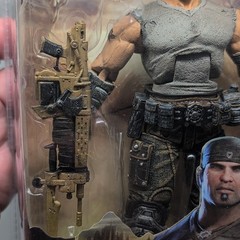 NECA Gears of War 3 Marcus Fenix Journey’s End Gold Retro Lancer Figure NEW