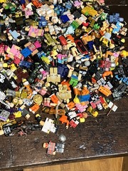 LOT OF 20+LBS OF ROBLOX FIGURES PARTS & PIECES