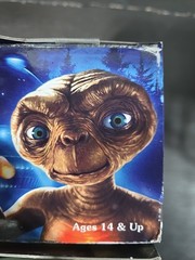 NECA Ultimate Telepathic E.T. – NEW – Box damage