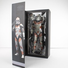 Sideshow Collectibles 1/6 Scale Star Wars Clone Trooper Deluxe 212th Battalion