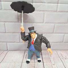 THE PENGUIN KENNER 1997 DC COMICS LEGENDS OF THE DARK KNIGHT BATMAN FIGURE!