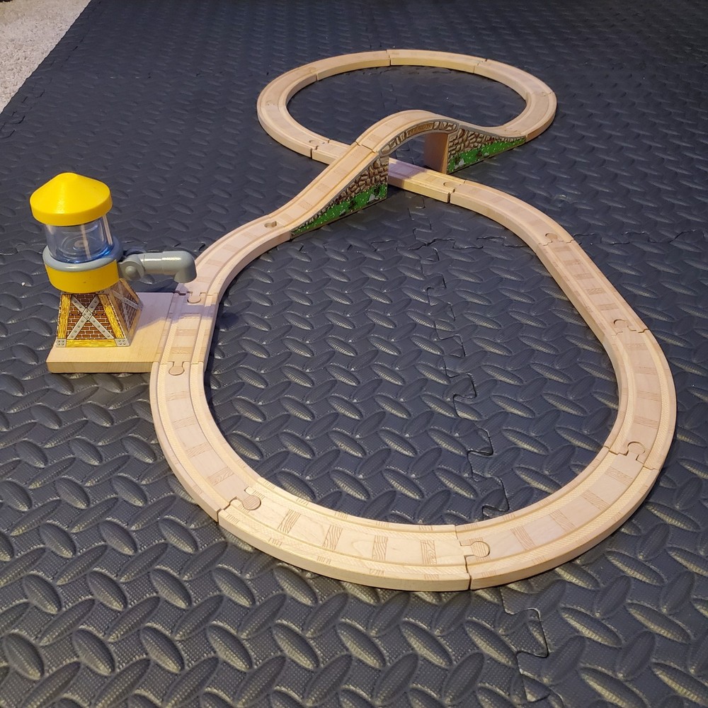 Thomas & Friends Wooden Railway Water Tower Maron Bridge Figure 8 Train Tracks