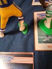 SLU FOOTBALL LOOSE 12 FIGURE LOT Mostly Giants . Most Have Cards W/ Sleeves
