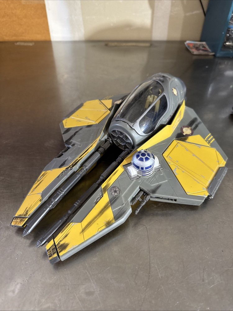 Hasbro 2004 Star Wars Revenge of the Sith Anakin’s Jedi Starfighter