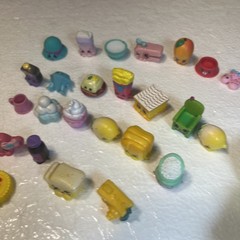 Mini Shopkins lot of 30 mini figures mixed series plus accessories