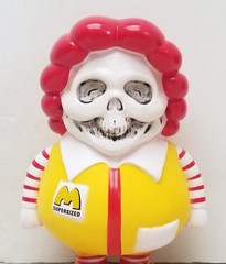 Mindstyle 4″ Popaganda Ron English X Secret Base MC Supersized Skull Face Figure