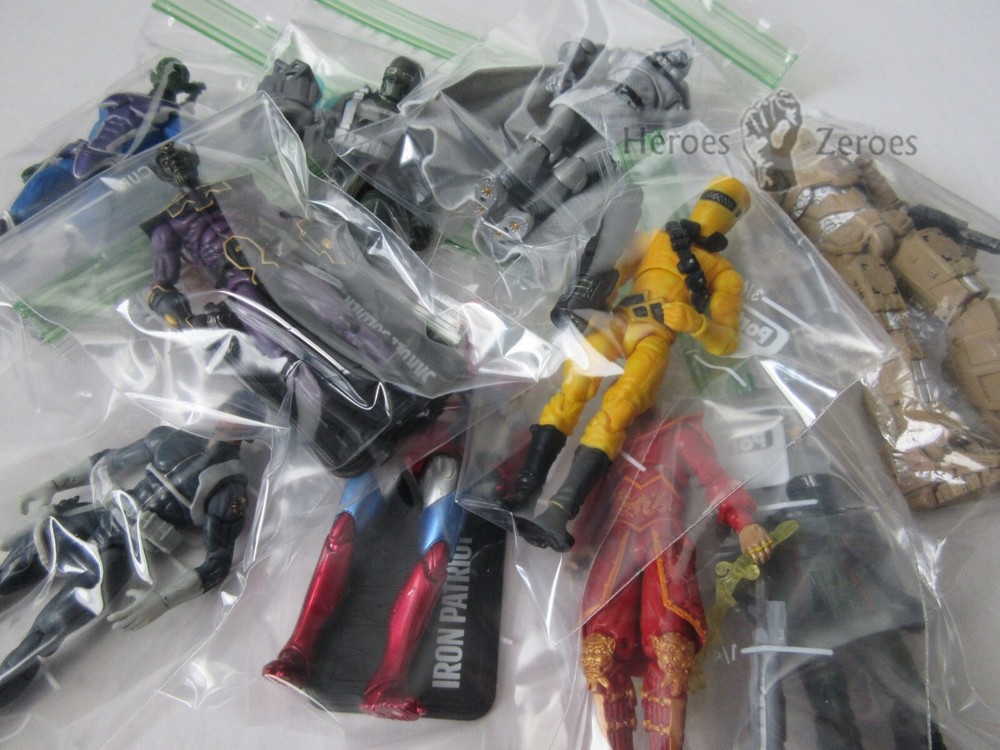 Hasbro Marvel Universe Series Comic Packs Assorted 4-inch Figures :: You Pick!