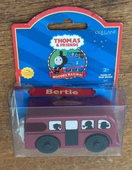 2001 Learning Curve Wooden Thomas Train Bertie with People! New!