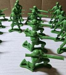 28 Disney Pixar Toy Story Green Army Men TB64