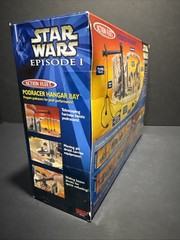 Star Wars Episode 1 Podracer hanger Bay with Pit Droid and Pit Mechanic SEALED