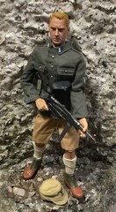 1/6 BBi/Dragon 1st Waffen SS Tropical Trooper w/MP40 SMG Italy 1943-44