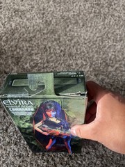 NECA ELVIRA MISTRESS OF THE DARK COMMANDO 7″ ACTION FIGURE FAST SHIPPING