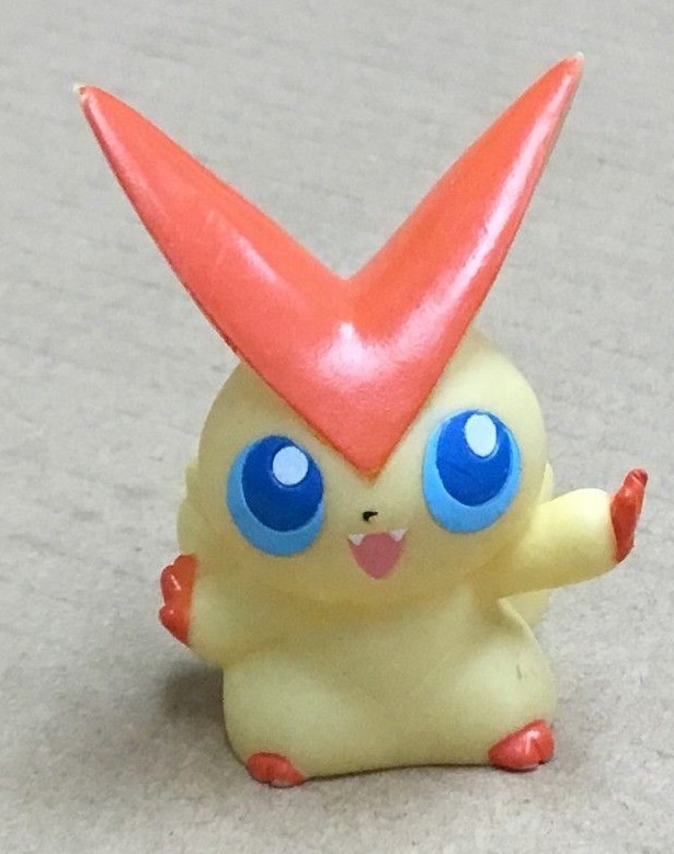 B.2011 Pokemon Finger Puppet Victini Figure Gotta Catch Them All Nintendo Bandai