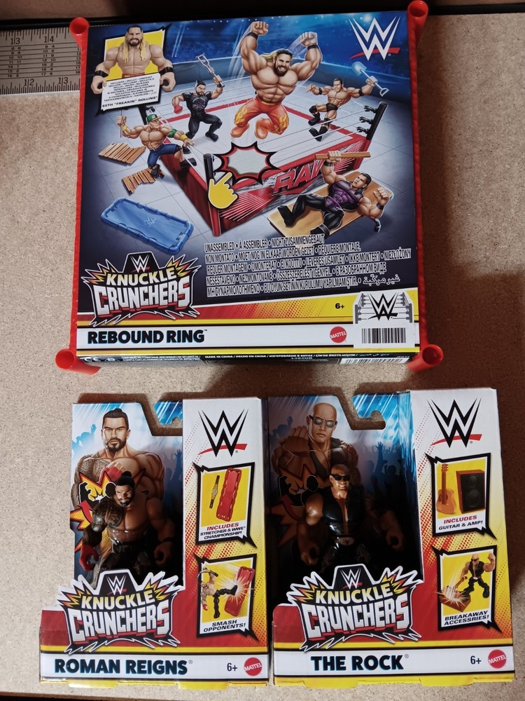 NEW! WWE Knuckle Crunchers Rebound Ring w/ Seth Rollins, The Rock & Roman Reigns