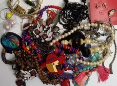 1 Pound Craft Jewelry Lots- Great For Making Jewelry Crafts- Make An Offer!