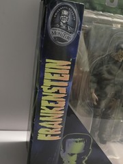Universal Monsters Frankenstein W/ Operating Table Diamond Select Action Figure
